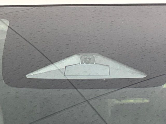 �y�z���_�Z���V���O�z���s���ɑO���̎ԗ�����F�����A�Փ˂������Ȏ��͌x��ƃu���[�L�ŏՓˉ���Ɣ�Q�y�����A�V�X�g�B�����S�Ƀh���C�u�����y���݂��������܂��B