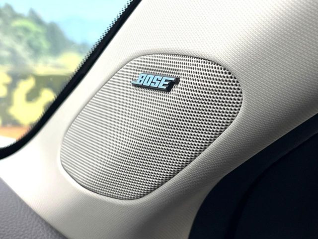 �yBOSE�T�E���h�V�X�e���z���[�J�[�I�v�V�����̍��i�ʃT�E���h�V�X�e���𓋍ځB��p�̃`���[�j���O���{���ꂽ�召�l�X�ȃX�s�[�J�[����ǎ��ȃT�E���h���t�ł��A�Տꊴ���ӂ�鉹����Ԃ����o���܂��B