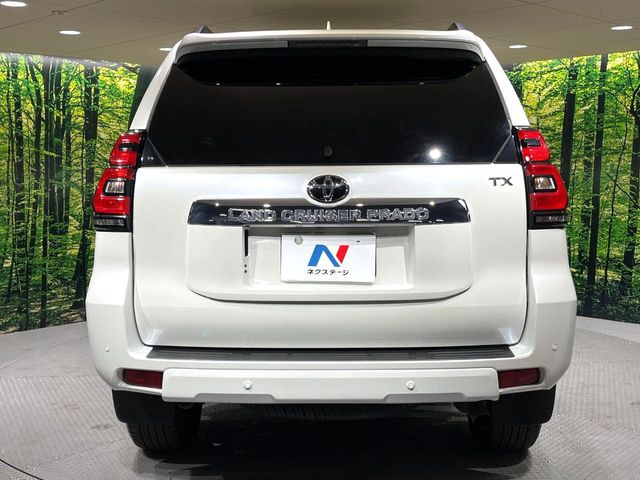 安心の最長10年・走行無制限保証(有償)をご用意。保証内容も充実はもちろん、無料点検&オイル交換や、年中無休の全国・24時間ロードサービスも付帯されておりますのでご安心下さい。