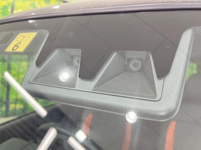 �y�X�}�[�g�A�V�X�g�z���s���ɑO���̎ԗ�����F�����A�Փ˂������Ȏ��͌x��ƃu���[�L�ŏՓˉ���Ɣ�Q�y�����A�V�X�g�B�����S�Ƀh���C�u�����y���݂��������܂��B