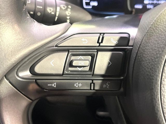 【ステアリングスイッチ】運転中、前方から目線をそらすことなく、オーディオ等の操作が可能な便利機能!安心&快適なドライブを演出してくれます♪