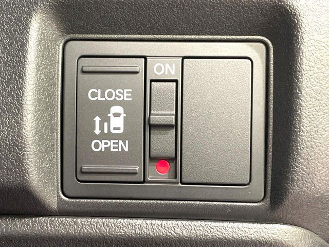 �y�p���[�X���C�h�h�A�z�X�}�[�g�L�[��^�]�Ȃ̃X�C�b�`�ŃX���C�h�h�A�̊J���\���d��������͂����ăh�A���J����K�v�������A���������q�l�ł��A�d���ו��������Ă��鎞�����N�ɊJ���߂ł��܂���