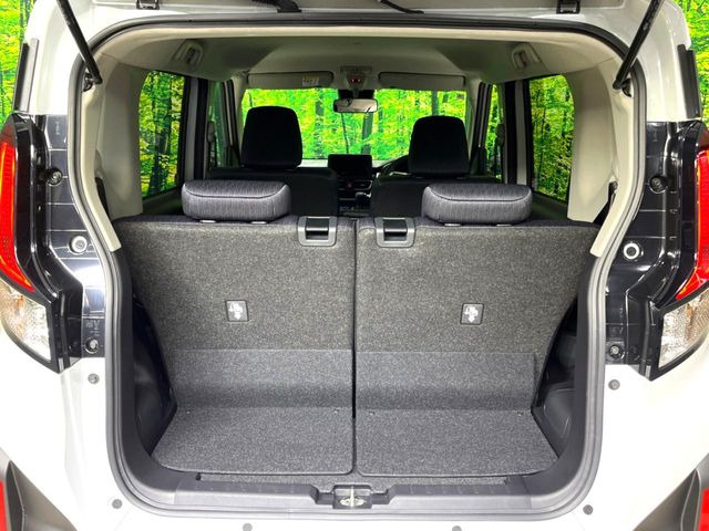 ���i�̂���������ʋ΁A���}���ɏ\���ȉ׎��X�y�[�X���m�ۂ��Ă���܂��B�Z�J���h�V�[�g��|���ƁA�傫�ȉו��̐ύڂ��\�ł���