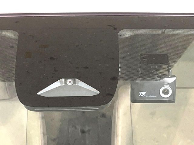 �y�g���^�Z�[�t�e�B�Z���X�z���s���ɑO���̎ԗ�����F�����A�Փ˂������Ȏ��͌x��ƃu���[�L�ŏՓˉ���Ɣ�Q�y�����A�V�X�g�B�����S�Ƀh���C�u�����y���݂��������܂��B