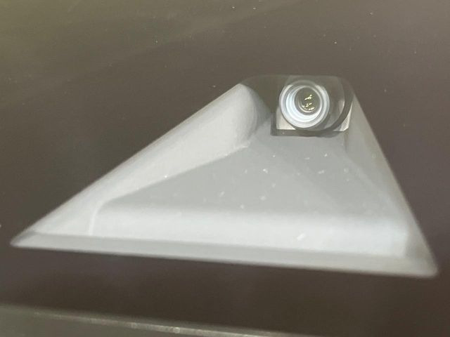 �y�G�}�[�W�F���V�[�u���[�L�z���s���ɑO���̎ԗ�����F�����A�Փ˂������Ȏ��͌x��ƃu���[�L�ŏՓˉ���Ɣ�Q�y�����A�V�X�g�B�����S�Ƀh���C�u�����y���݂��������܂��B