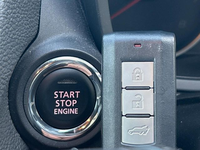 �y�I�y���[�V�����L�[�z�J�o����|�P�b�g�ɓ��ꂽ�܂܂ł��h�A�̎{���E�������\�ȃX�}�[�g�L�[�𑕔��B�G���W���̃I���E�I�t�����J�M�����o���K�v����������Ƃ��Ă��֗��ł���