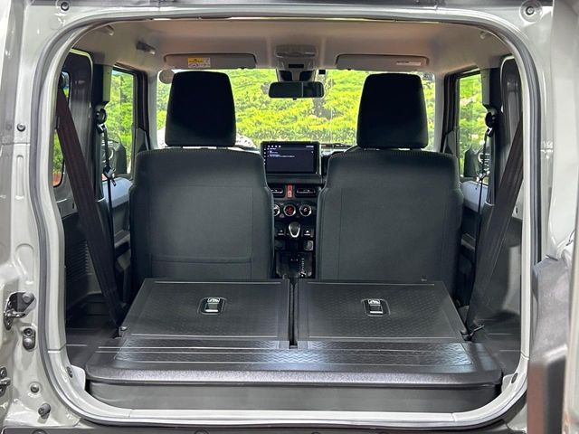 ���i�̂���������ʋ΁A���}���ɏ\���ȉ׎��X�y�[�X���m�ۂ��Ă���܂��B�Z�J���h�V�[�g��|���ƁA�傫�ȉו��̐ύڂ��\�ł���