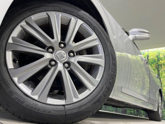 �y����18�C���`�A���~�z�C�[���z�O�ςɃ}�b�`���������A���~�z�C�[���𑕒����Ă���܂��B�e��ЊO�A���~�z�C�[����A�X�^�b�h���X�^�C�����戵�����Ă���܂��B���񂲑��k����������