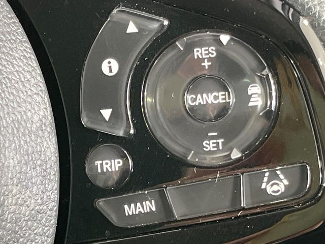 �y�A�_�v�e�B�u�N���[�Y�R���g���[���z�������H�ł̒��������s���y��!!�����ő��x��ۂN���[�Y�R���g���[�����A�Փˌy���V�X�e���ƘA�g���A�O���̎ԗ������m���ĎԊԂ�ۂ悤�ɑ��x���߂��Ă���܂�!!