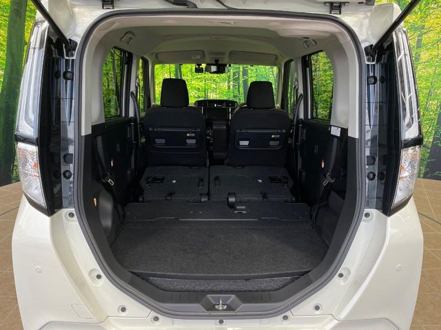 ���i�̂���������ʋ΁A���}���ɏ\���ȉ׎��X�y�[�X���m�ۂ��Ă���܂��B�Z�J���h�V�[�g��|���ƁA�傫�ȉו��̐ύڂ��\�ł���