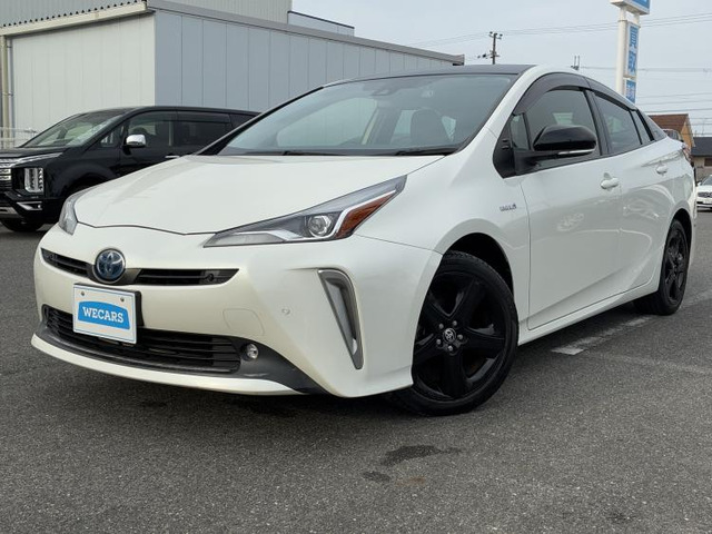 プリウス1.8 S ツーリングセレクション E-Four 4WD