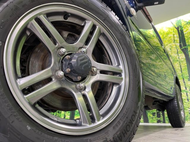 �y����16�C���`�A���~�z�C�[���z�O�ςɃ}�b�`���������A���~�z�C�[���𑕒����Ă���܂��B�e��ЊO�A���~�z�C�[����A�X�^�b�h���X�^�C�����戵�����Ă���܂��B���񂲑��k����������