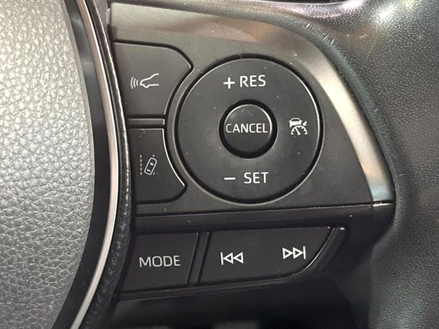 【レーダークルーズコントロール】高速道路での長距離走行が楽に!!自動で速度を保つクルーズコントロールが、衝突軽減システムと連携し、前方の車両を感知して車間を保つように速度調節してくれます!!