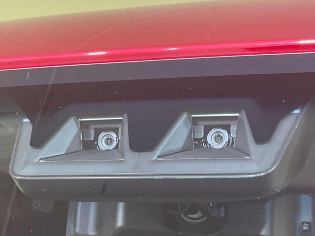 �y�X�}�[�g�A�V�X�g�z���s���ɑO���̎ԗ�����F�����A�Փ˂������Ȏ��͌x��ƃu���[�L�ŏՓˉ���Ɣ�Q�y�����A�V�X�g�B�����S�Ƀh���C�u�����y���݂��������܂��B