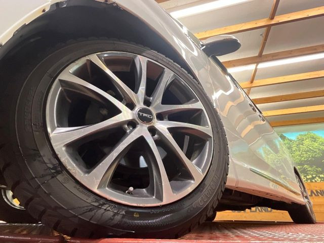 �y19�C���`�A���~�z�C�[���z�O�ςɃ}�b�`�����A���~�z�C�[���𑕒����Ă���܂��B�e��A���~�z�C�[����A�X�^�b�h���X�^�C�����戵�����Ă���܂��B���񂲑��k����������