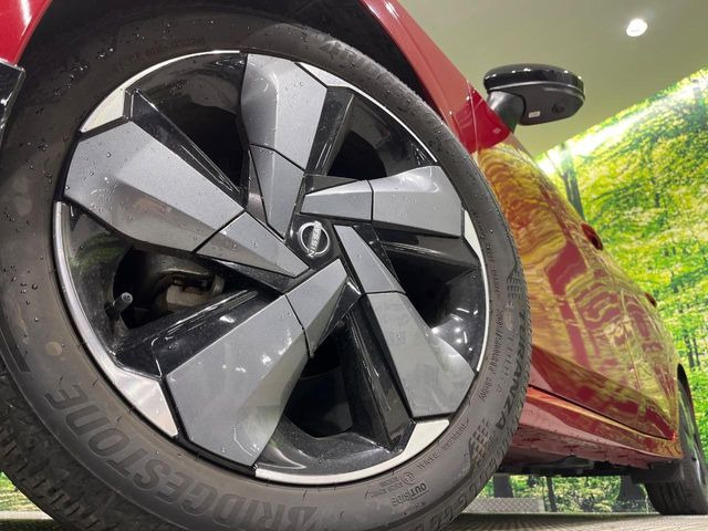 �y����17�C���`�A���~�z�C�[���z�O�ςɃ}�b�`���������A���~�z�C�[���𑕒����Ă���܂��B�e��ЊO�A���~�z�C�[����A�X�^�b�h���X�^�C�����戵�����Ă���܂��B���񂲑��k����������