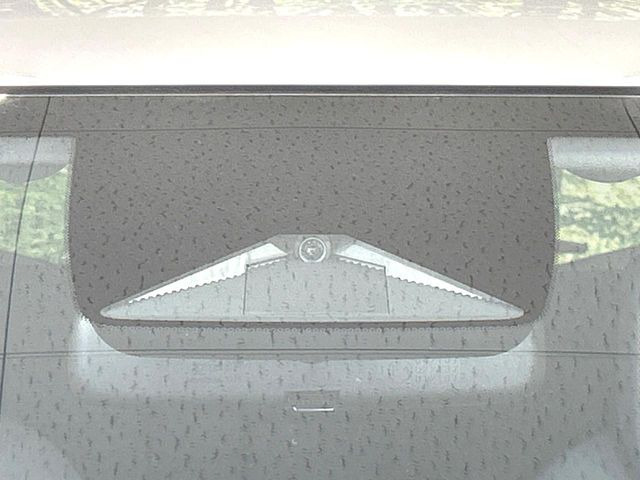 �y�z���_�Z���V���O�z���s���ɑO���̎ԗ�����F�����A�Փ˂������Ȏ��͌x��ƃu���[�L�ŏՓˉ���Ɣ�Q�y�����A�V�X�g�B�����S�Ƀh���C�u�����y���݂��������܂��B