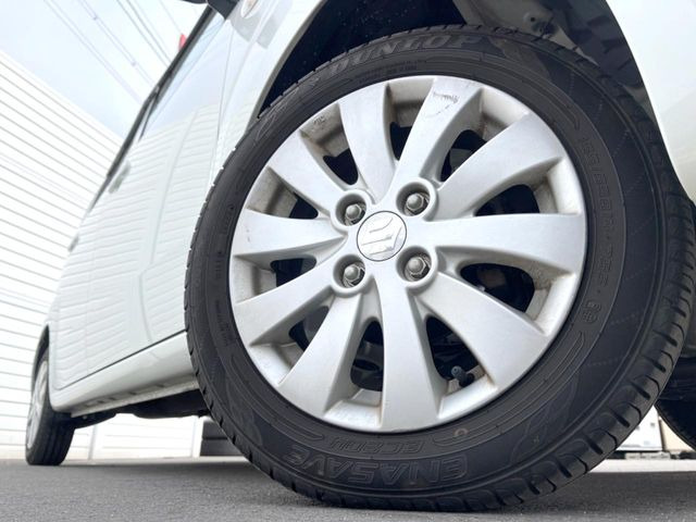 �y����14�C���`�A���~�z�C�[���z�O�ςɃ}�b�`���������A���~�z�C�[���𑕒����Ă���܂��B�e��ЊO�A���~�z�C�[����A�X�^�b�h���X�^�C�����戵�����Ă���܂��B���񂲑��k����������