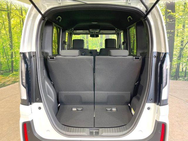 ���i�̂���������ʋ΁A���}���ɏ\���ȉ׎��X�y�[�X���m�ۂ��Ă���܂��B�Z�J���h�V�[�g��|���ƁA�傫�ȉו��̐ύڂ��\�ł���