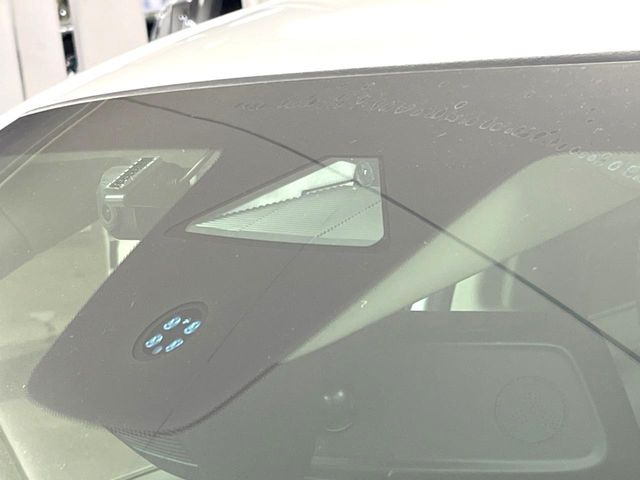 �y�z���_�Z���V���O�z���s���ɑO���̎ԗ�����F�����A�Փ˂������Ȏ��͌x��ƃu���[�L�ŏՓˉ���Ɣ�Q�y�����A�V�X�g�B�����S�Ƀh���C�u�����y���݂��������܂��B