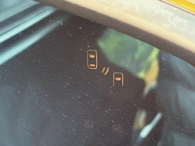 �y�u���C���h�X�|�b�g���j�^�����O�z���s���A�h�A�~���[�̎��p�ɂȂ�₷���ӏ��Ɍ㑱�Ԃ��ڋ߂���ƃT�C�h�~���[�t�߂Ɍx����\���A�h���C�o�[�ɒ��ӊ��N�����Ă���܂��B