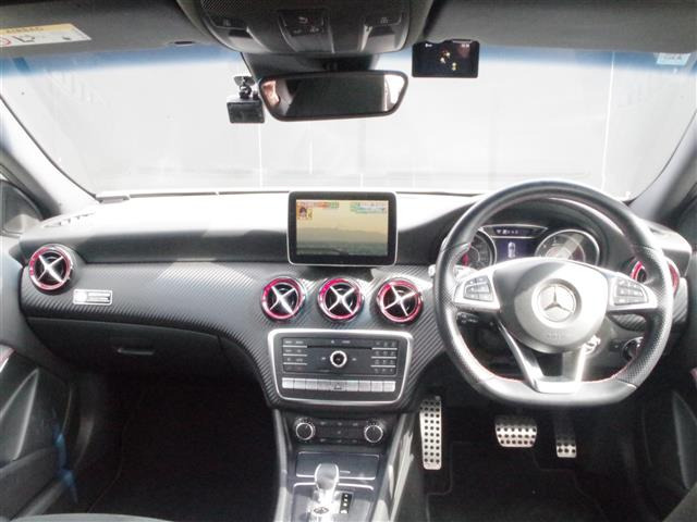 AクラスAMG A45 4マチック レーシングエディション 4WD