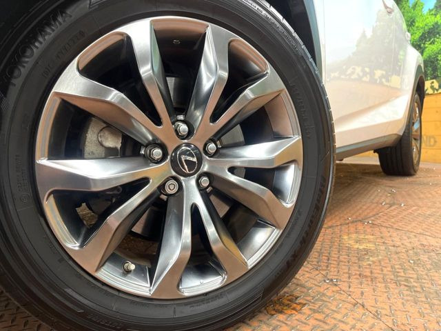 �y�����A���~�z�C�[���z�O�ςɃ}�b�`���������A���~�z�C�[���𑕒����Ă���܂��B�e��ЊO�A���~�z�C�[����A�X�^�b�h���X�^�C�����戵�����Ă���܂��B���񂲑��k����������