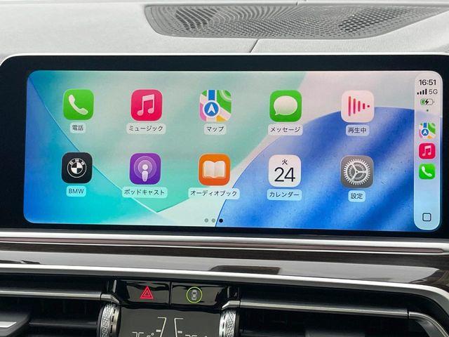 ��Apple Car Play:�X�}�z�Ƃ̗L���ڑ��ŁA�i�r�E�I�[�f�B�I�Đ��ȂǃX�}�z�̃A�v���@�\����ʂł��g����֗��@�\�ł�!