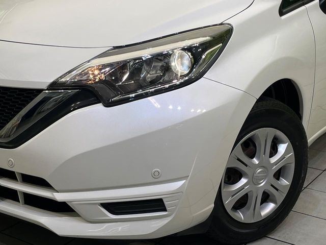 �yLED�w�b�h���C�g�z���V����ԑ��s�����ǍD�Ȏ��E���m�ۂ����S���ĉ^�]�ł��鍂�P�xLED�w�b�h���C�g�𑕔�!�_�����x�������A����d�͂��}�����Ă��܂��B