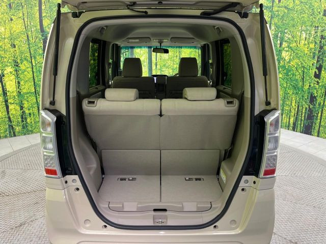 ���i�̂���������ʋ΁A���}���ɏ\���ȉ׎��X�y�[�X���m�ۂ��Ă���܂��B�Z�J���h�V�[�g��|���ƁA�傫�ȉו��̐ύڂ��\�ł���