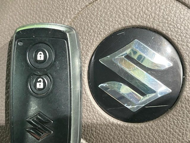 �y�L�[���X�X�^�[�g�V�X�e���z�J�o����|�P�b�g�ɓ��ꂽ�܂܂ł��h�A�̎{���E�������\�ȃX�}�[�g�L�[�𑕔��B�G���W���̃I���E�I�t�����J�M�����o���K�v����������Ƃ��Ă��֗��ł���