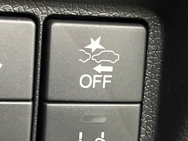 �y�z���_�Z���V���O�z���s���ɑO���̎ԗ�����F�����A�Փ˂������Ȏ��͌x��ƃu���[�L�ŏՓˉ���Ɣ�Q�y�����A�V�X�g�B�����S�Ƀh���C�u�����y���݂��������܂��B