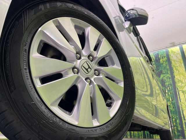 �y����16�C���`�A���~�z�C�[���z�O�ςɃ}�b�`���������A���~�z�C�[���𑕒����Ă���܂��B�e��ЊO�A���~�z�C�[����A�X�^�b�h���X�^�C�����戵�����Ă���܂��B���񂲑��k����������