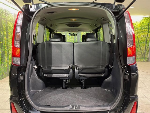 ���i�̂���������ʋ΁A���}���ɏ\���ȉ׎��X�y�[�X���m�ۂ��Ă���܂��B�Z�J���h�V�[�g��|���ƁA�傫�ȉו��̐ύڂ��\�ł���