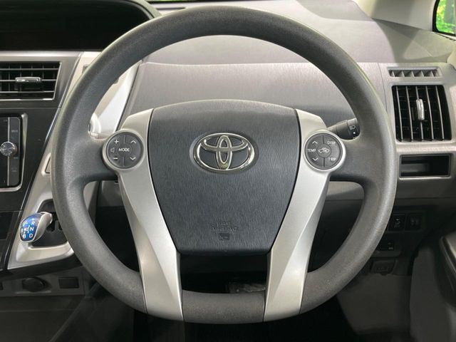 ステアリングも使用感が少なく、きれいな状態となっております♪