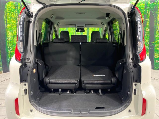 ���i�̂���������ʋ΁A���}���ɏ\���ȉ׎��X�y�[�X���m�ۂ��Ă���܂��B�Z�J���h�V�[�g��|���ƁA�傫�ȉו��̐ύڂ��\�ł���