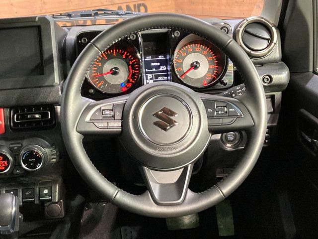 �y�����v�����X�e�A�����O�z�㎿�Ȋv���g�p���邱�ƂŁA��ɂ����������݂ƂĂ��^�]���₷���n���h���ł���