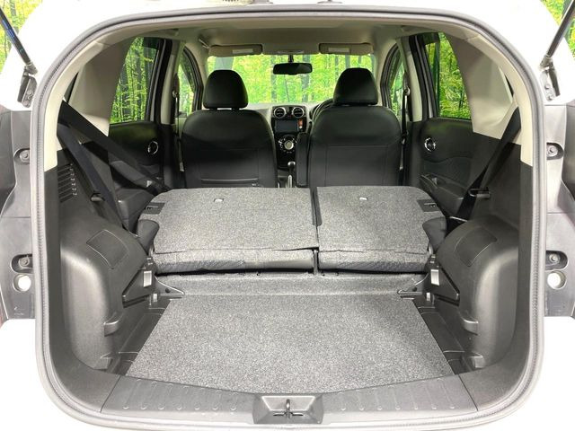 ���i�̂���������ʋ΁A���}���ɏ\���ȉ׎��X�y�[�X���m�ۂ��Ă���܂��B�Z�J���h�V�[�g��|���ƁA�傫�ȉו��̐ύڂ��\�ł���