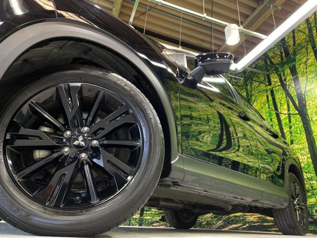 �y����18�C���`�A���~�z�C�[���z�O�ςɃ}�b�`���������A���~�z�C�[���𑕒����Ă���܂��B�e��ЊO�A���~�z�C�[����A�X�^�b�h���X�^�C�����戵�����Ă���܂��B���񂲑��k����������