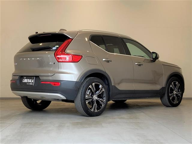 XC40B4 AWD インスクリプション 4WD
