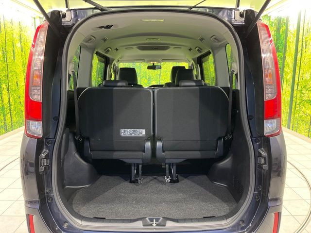 ���i�̂���������ʋ΁A���}���ɏ\���ȉ׎��X�y�[�X���m�ۂ��Ă���܂��B�Z�J���h�V�[�g��|���ƁA�傫�ȉו��̐ύڂ��\�ł���