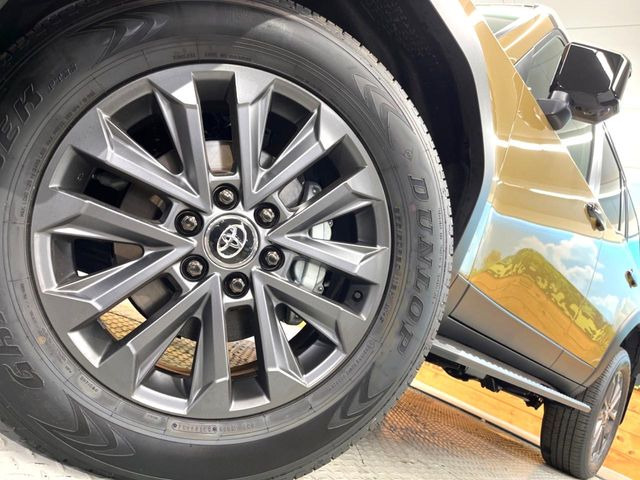 �y����20�C���`�A���~�z�C�[���z�O�ςɃ}�b�`���������A���~�z�C�[���𑕒����Ă���܂��B�e��ЊO�A���~�z�C�[����A�X�^�b�h���X�^�C�����戵�����Ă���܂��B���񂲑��k����������