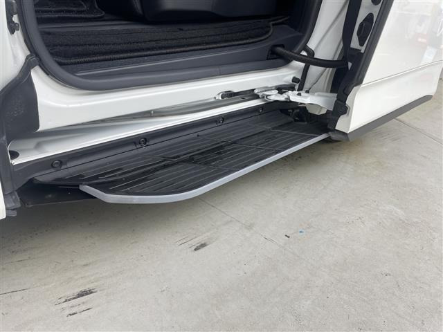 ヴォクシー1.8 ハイブリッド S-Z