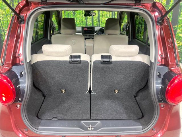 普段のお買い物や通勤、送迎等に十分な荷室スペースを確保しております。セカンドシートを倒すと、大きな荷物の積載も可能です♪