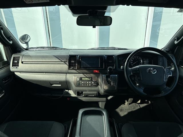 ハイエースバン