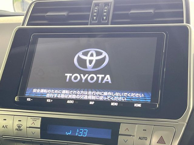 【大画面ナビ】人気の大型9インチナビを装備。存在感のある大画面はインパクト大!ナビ利用時のマップ表示は見やすく、テレビやDVDは臨場感がアップ!いつものドライブがグッと楽しくなります♪