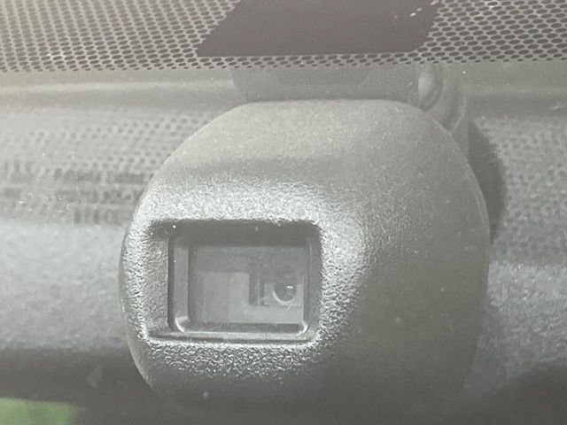 �y�v���N���b�V���Z�[�t�e�B�z�O���̎ԗ��������m���A�Փ˂������Ȏ��͌x��Œ��ӂ𑣂��A�u���[�L�𓥂ޗ͂��T�|�[�g�B�u���[�L�𓥂߂Ȃ������ꍇ�͏Փ˔�Q�y���u���[�L���쓮�A�Փˉ�����T�|�[�g���܂��B