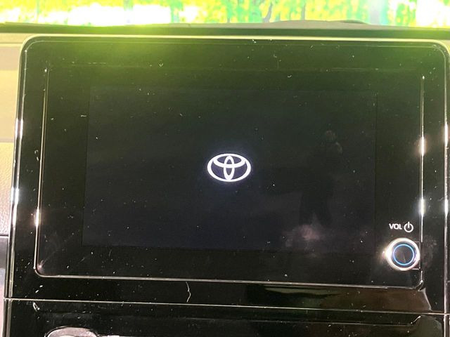 �y8�C���` �f�B�X�v���C�I�[�f�B�I�z���ʂ̃f�B�X�v���C��AppleCarPlay��AndroidAuto�����p�\�B�傫�ȉ�ʂŃX�}�z�i�r�A�v���������p���������܂���