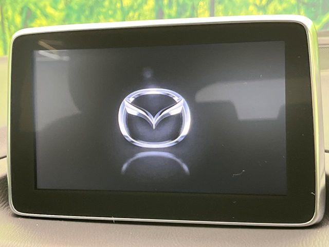 �y�}�c�_�R�l�N�g�i�r�z�ԓ��̕��͋C�Ƀ}�b�`������̌^�^�C�v�̃i�r�B�e����q�ݒ��Bluetooth�Đ����A�l�X�ȋ@�\���y���߂܂��B�����I�ȃ_�C�������삪�\�ŁA�g��������ǍD�ł��B