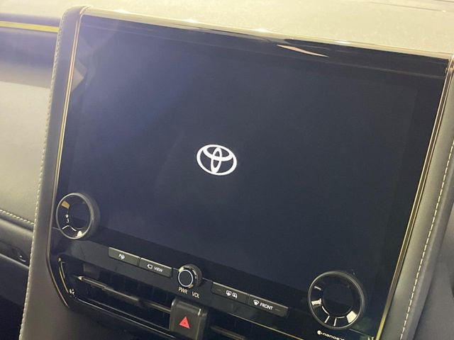 【純正ナビ】人気の純正ナビを装備しております。ナビの使いやすさはもちろん、オーディオ機能も充実!キャンプや旅行はもちろん、通勤や買い物など普段のドライブも楽しくなるはず♪